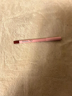 Doll 10 Lip Liner in Pink NWT